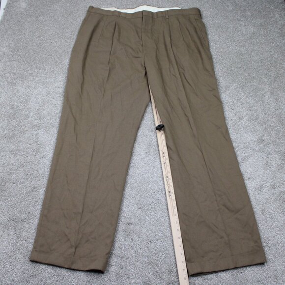 Haggar Dress Pants NWT Mens 42x32 Beige Pleated Cuffed Dacron Poly/Viscose Rayon - Picture 2 of 15